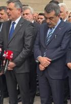 YÜZLERDEKİ İFADE UTANÇ DEĞİL, KAYGI DEĞİL BU BİR SİYASAL ÜZÜNTÜNÜN DONMUŞ HALİ DUYGULARIN DİLİNDEN OKUNAN SESSİZLİK